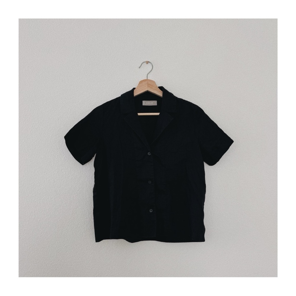 everlane boxy linen button up top